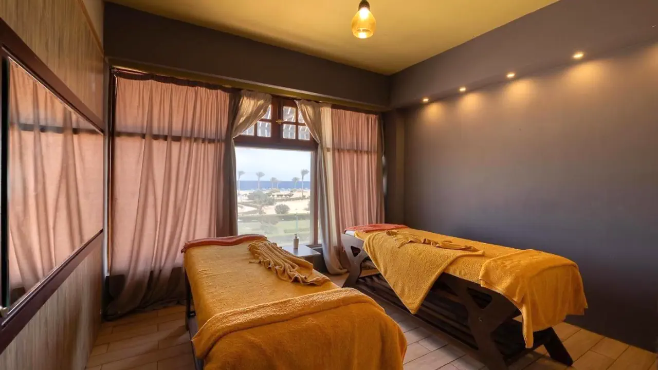 الفندق بليس ندى بيتش ريزورت - مرسى علم